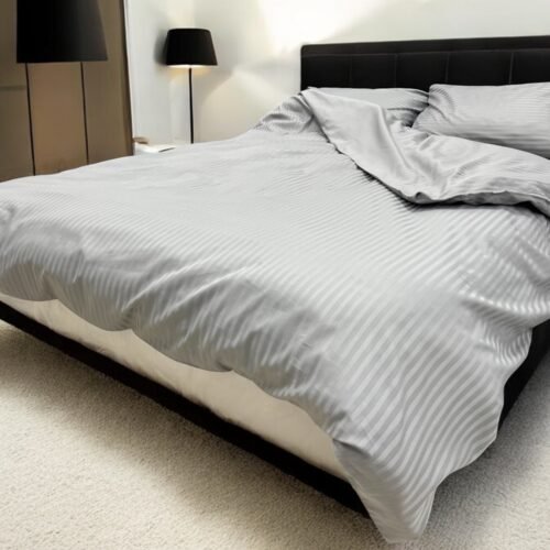 Posteljina Saten pruga Svetlo siva boja 200x220cm 100% pamuk