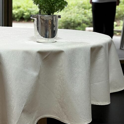 Stolnjak Ovalnog oblika 160x220cm White cube