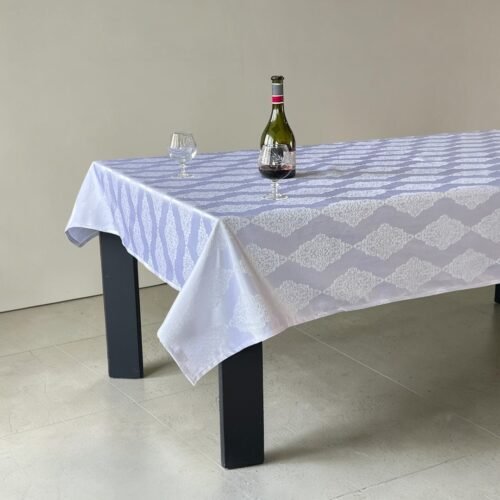 Stolnjak " Damast " - 150x220cm  dezen E23